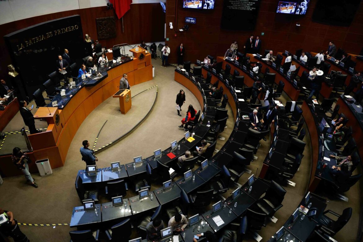 Partidos definen aspirantes rumbo a las elecciones de 2027; Ayón deja Morena por Movimiento Ciudadano