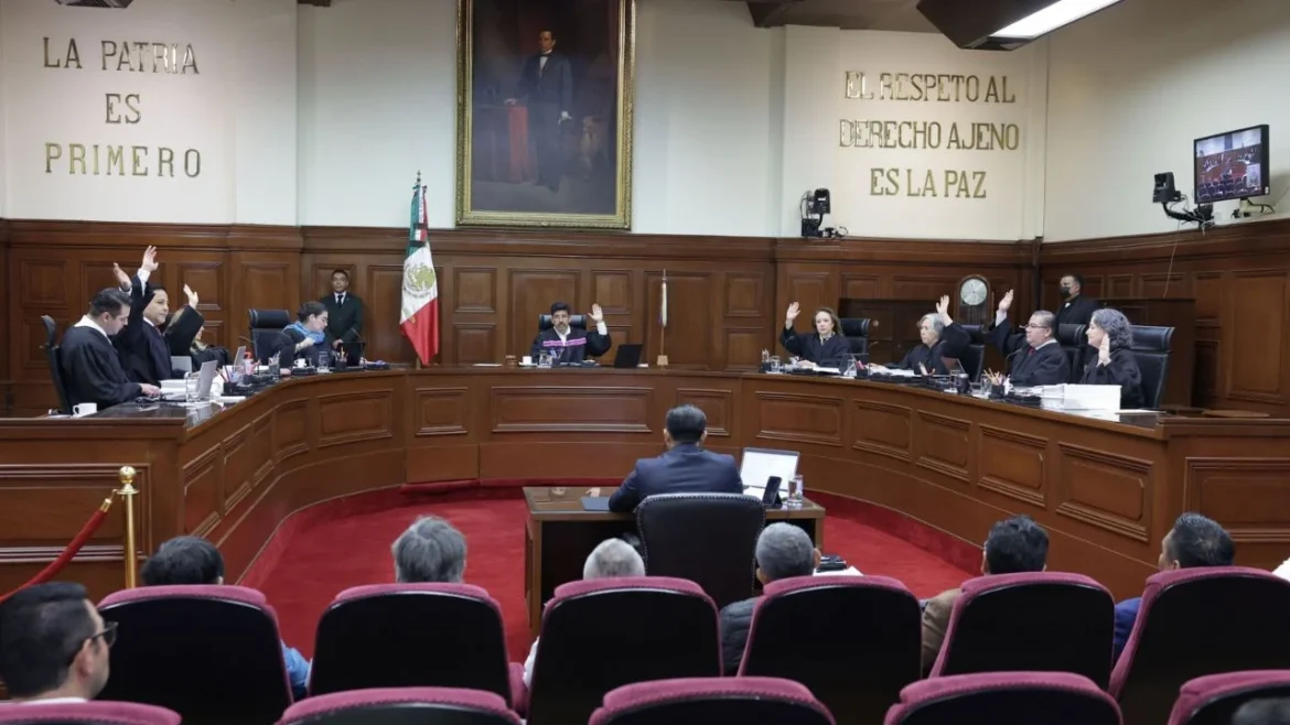 Reportan alta afluencia en aeropuertos y accidentes mortales en carreteras al cierre de Semana Santa