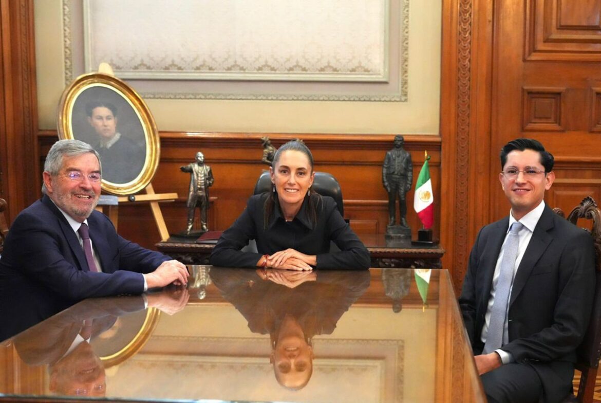 Roberto Velasco asume la SRE tras renuncia de Juan Ramón de la Fuente por motivos de salud