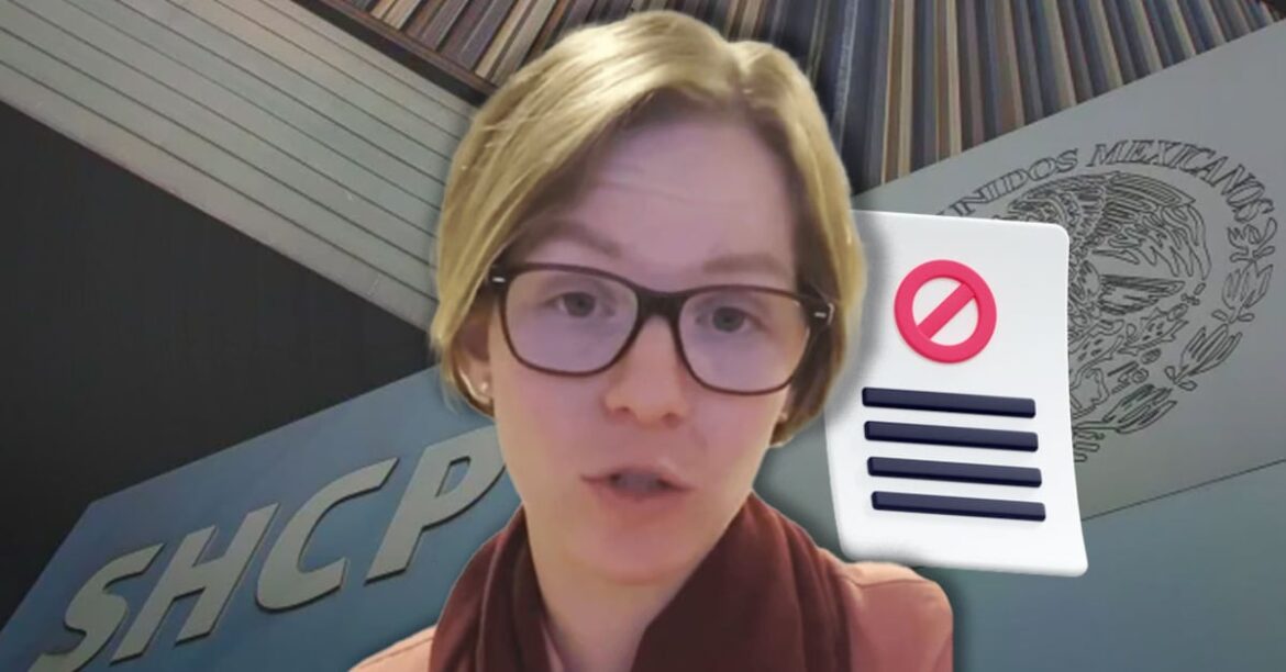 Renuncia funcionaria de SHCP tras video asoleándose en Palacio Nacional