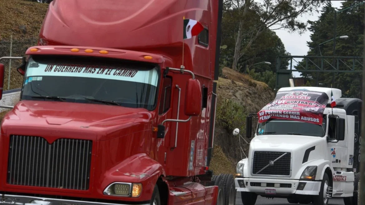 Transportistas y agricultores inician paro indefinido con bloqueos en 20 estados