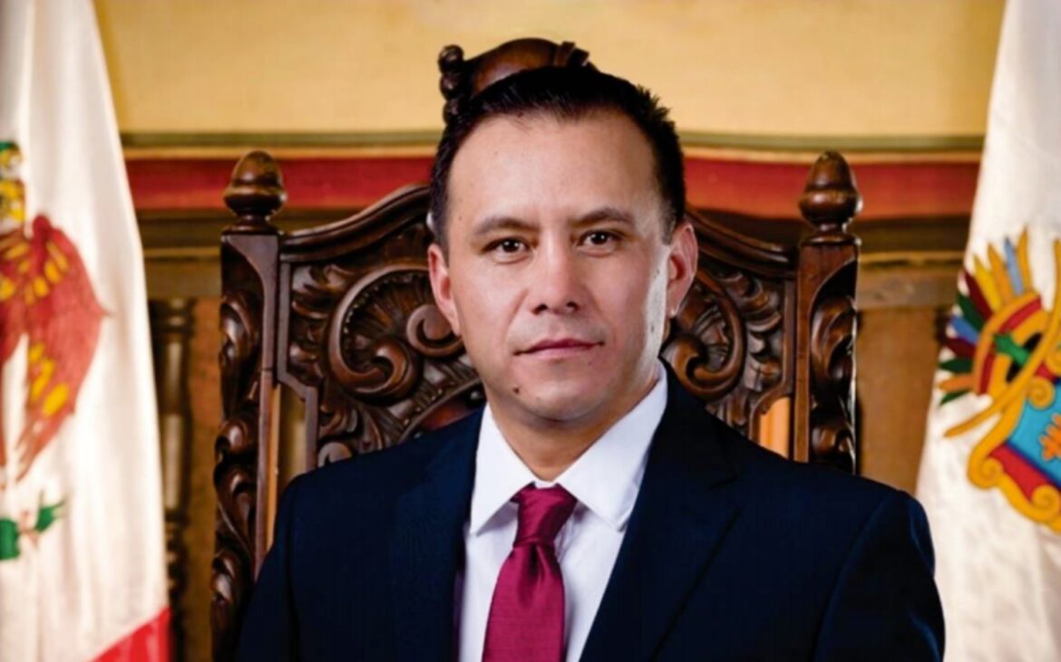 Rescatan con vida al alcalde de Taxco y a su padre tras operativo federal