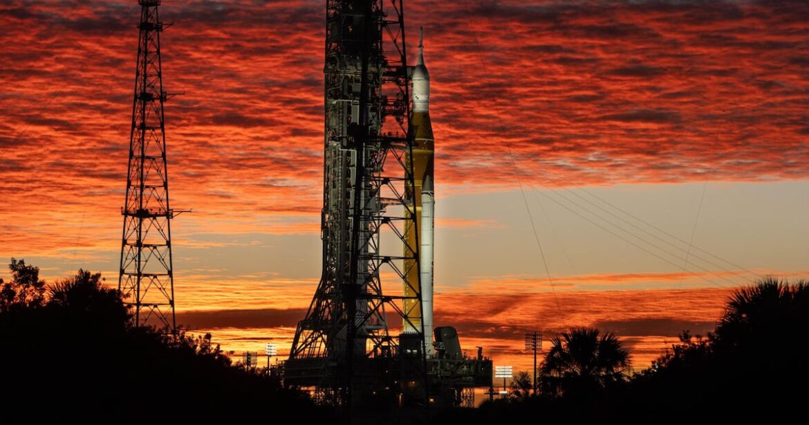 NASA publica primeras imágenes de la Tierra tomadas por tripulación de Artemis II