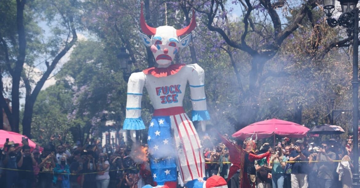 Viacrucis Migrante, representación en reclusorios y quema de Judas marcan Semana Santa en México