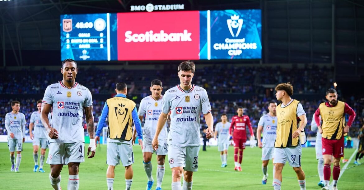 Cruz Azul cae 3-0 ante LAFC en ida de cuartos de final de la Champions Cup