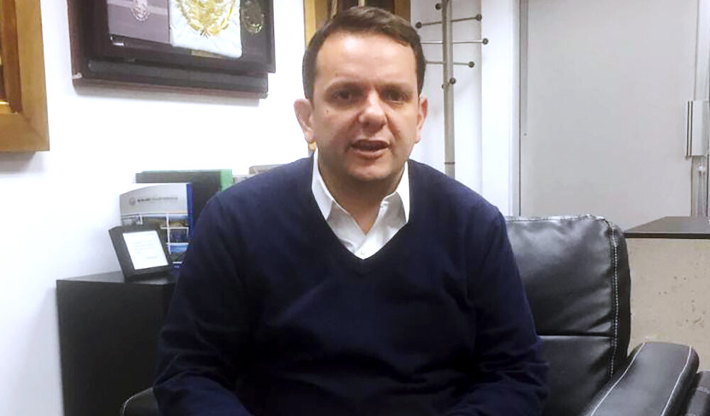 Juez federal falla a favor de Carlos Alberto Torres en juicio contra diario unomasuno