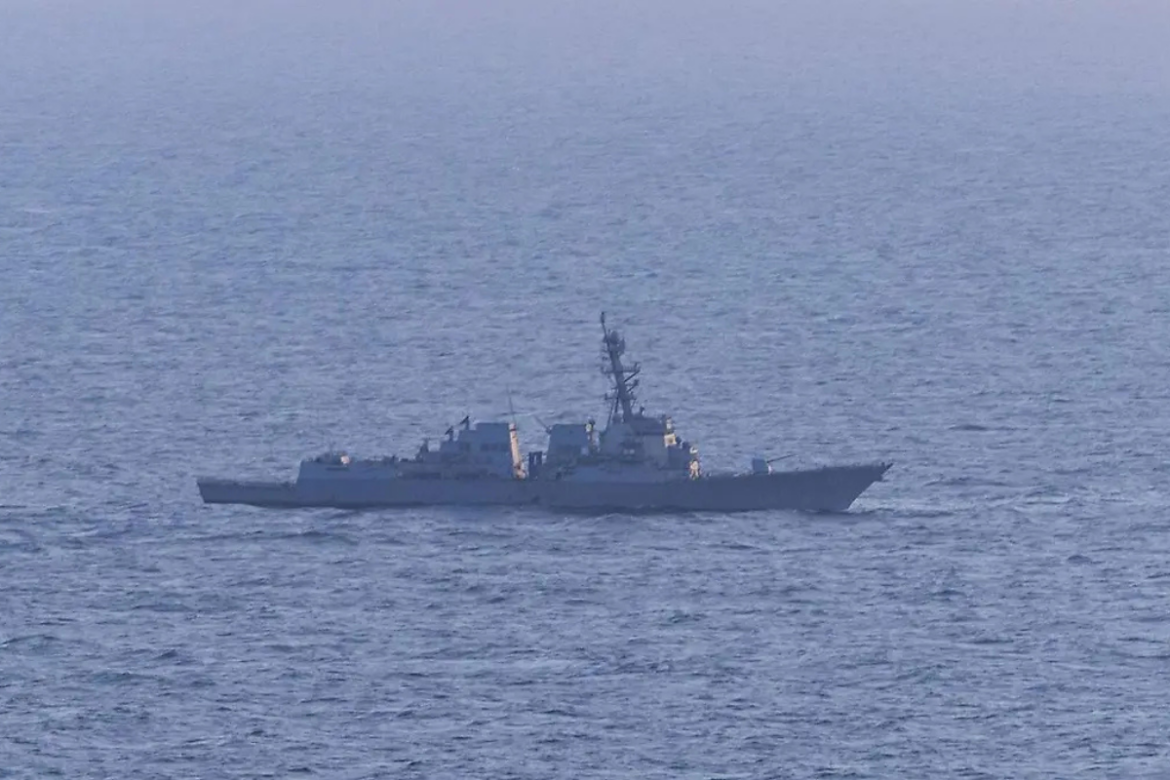 EE.UU. intensifica bloqueo naval y sanciones a Irán; Senado rechaza limitar poderes de Trump