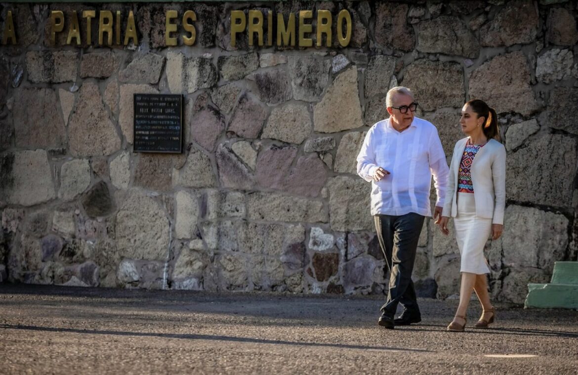 Gobernador de Sinaloa y cuatro ex funcionarios comparecen como testigos ante la FGR