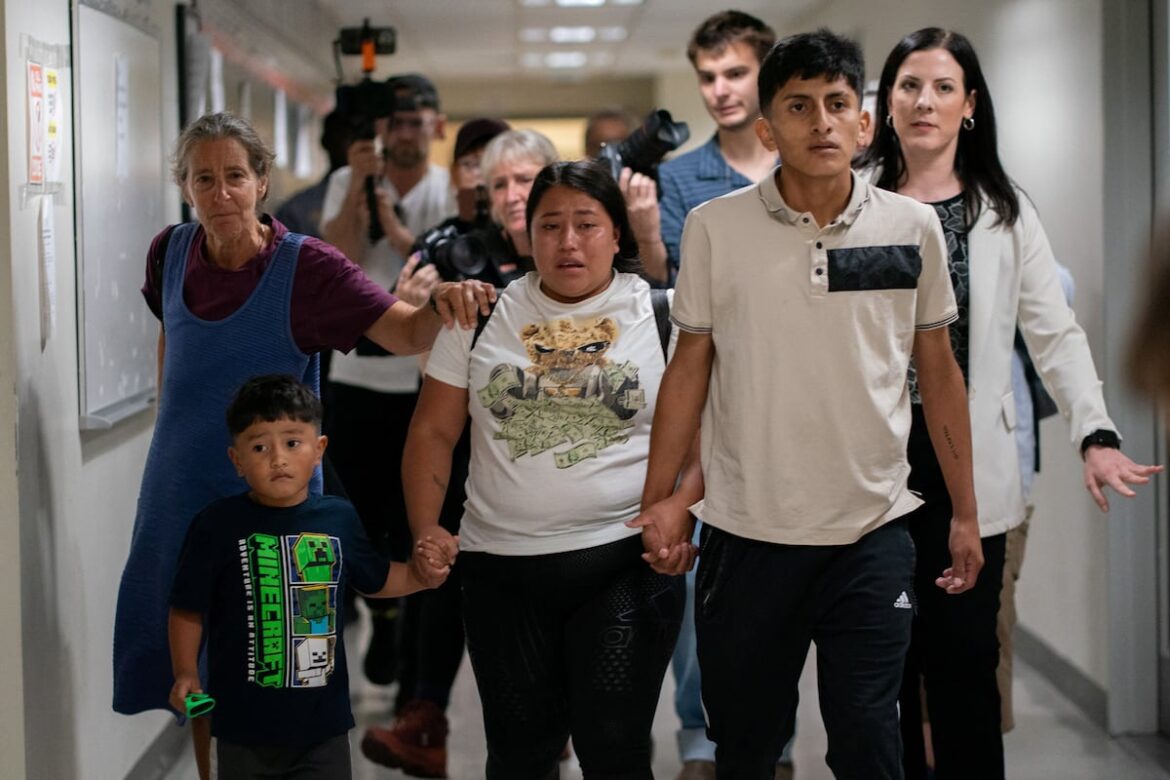 Casa Blanca lanza mapa de arrestos con estética de ‘aliens’ y emite multas millonarias a indocumentados