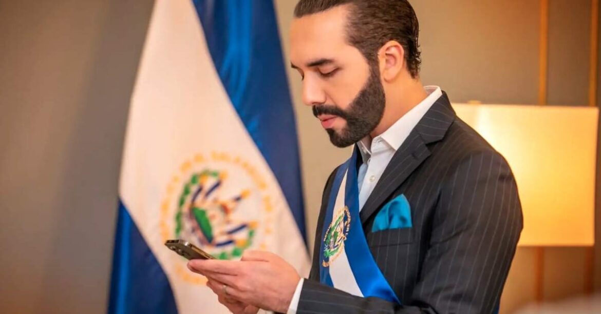 Bukele promulga cadena perpetua para menores de 12 años y revive Radio Venceremos en podcast