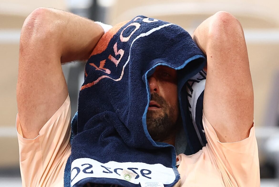Sinner y Djokovic caen en Roland Garros; el brasileño Fonseca elimina al serbio en cinco sets