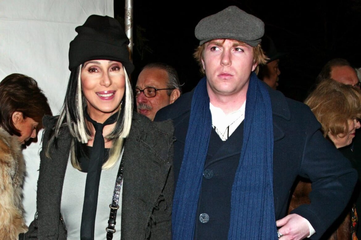 Cher solicita tutela legal sobre finanzas de su hijo por deterioro en su salud mental y adicciones