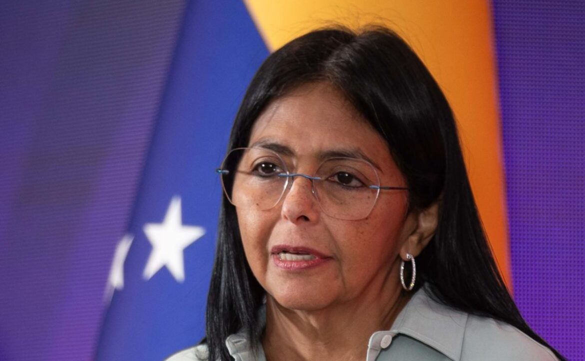 Terremotos en Venezuela dejan más de 900 muertos, abucheos a la presidenta y llegada de ayuda internacional