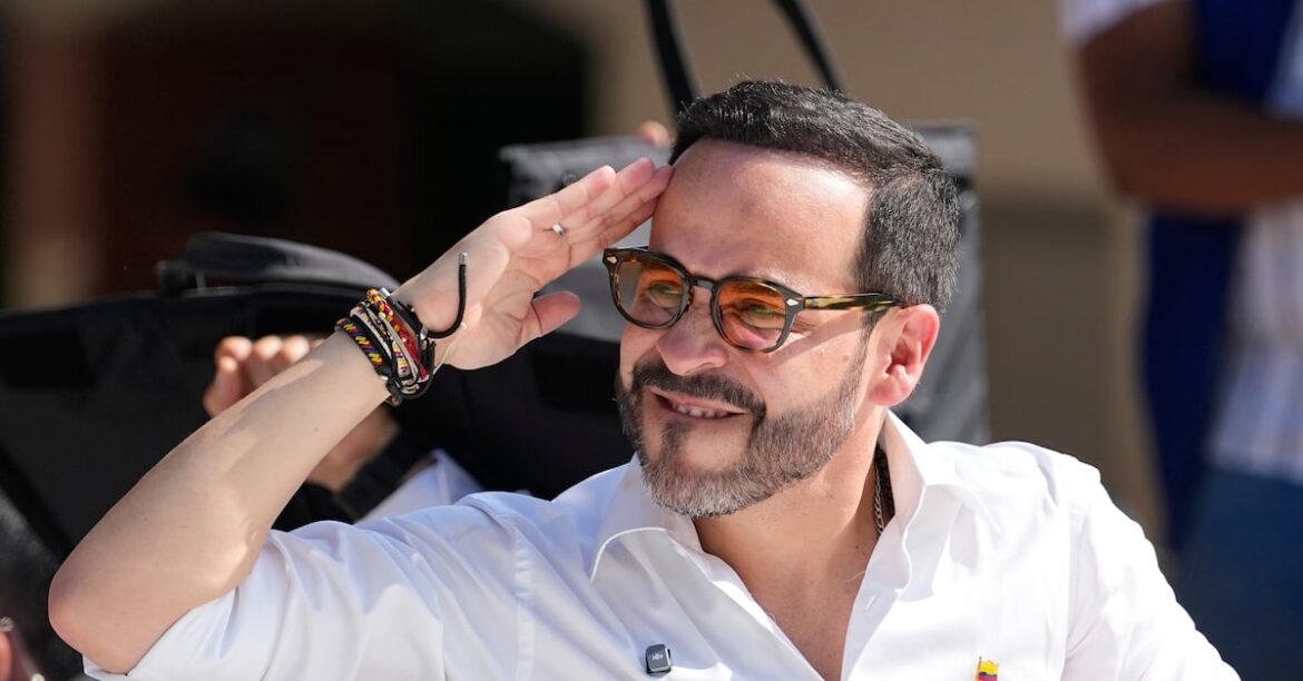 Abelardo de la Espriella lidera preconteo en elecciones presidenciales de Colombia