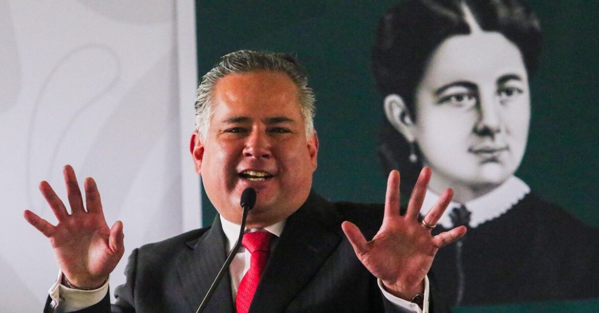 Santiago Nieto registra aspiración en Querétaro en línea por austeridad; enfrenta críticas por viajes
