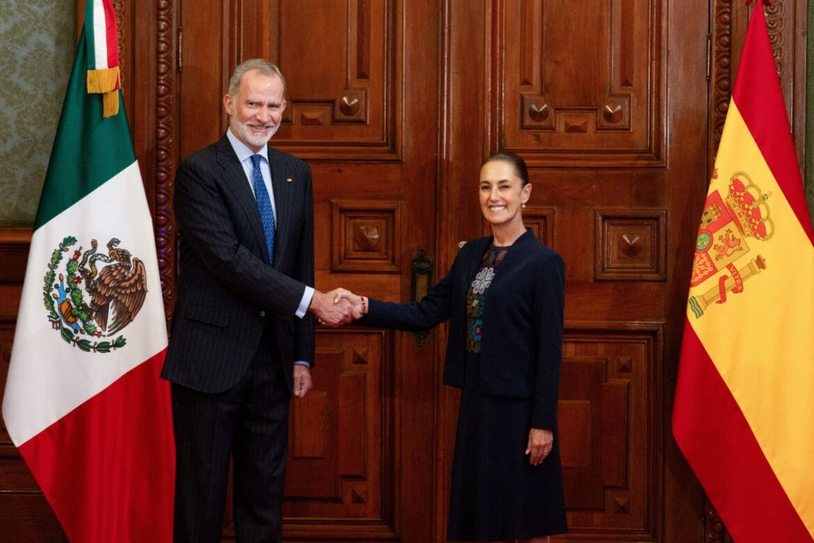 Sheinbaum recibe al Rey Felipe VI en Palacio Nacional para normalizar relaciones con España