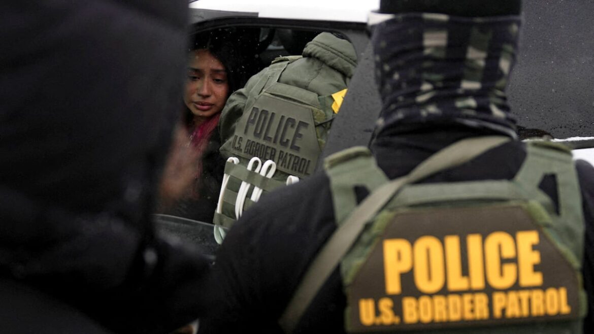 Denuncian perfilamiento racial contra nativos americanos en redadas del ICE