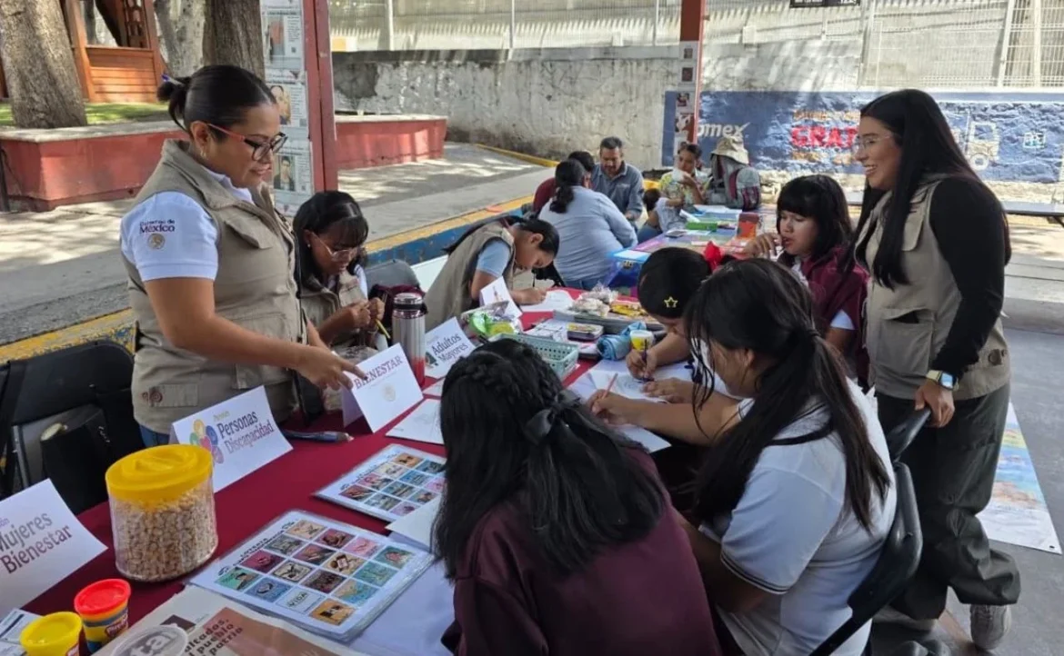 Conmemoran Día de los Océanos en Chapultepec y Brigada Paracaidista prepara aniversario con salto récord