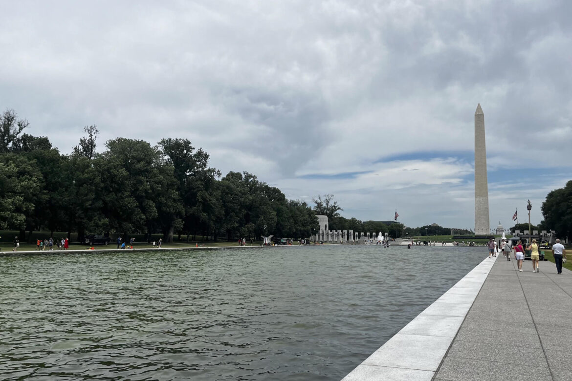 Trump denuncia vandalismo en el Estanque Reflectante de Washington previo al 4 de julio