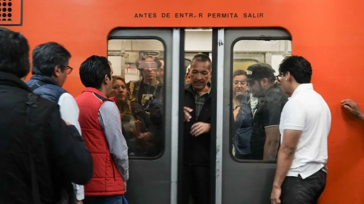 Suspenden servicio en Línea 2 del Metro por persona en vías