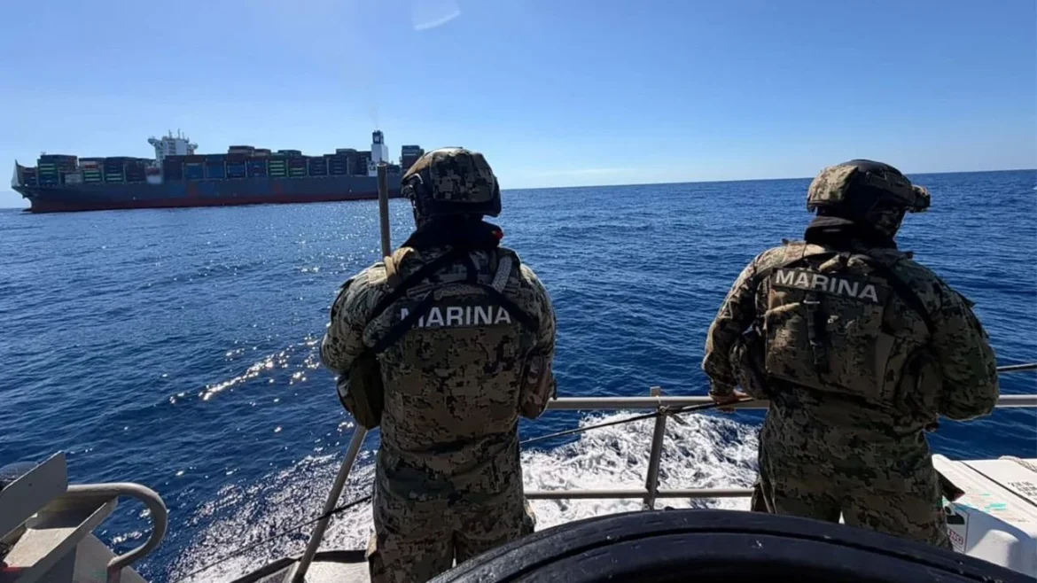 Asegura Semar 137 kilos de cocaína y detiene a cinco extranjeros en Lázaro Cárdenas
