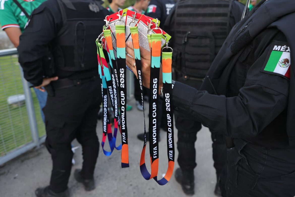 Detienen a 10 personas por intentar ingresar con acreditaciones falsas al partido México vs Corea del Sur