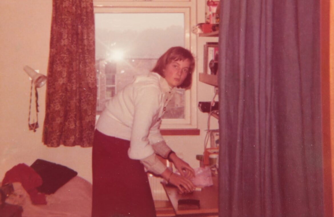 Subastan fotos y cartas inéditas de la adolescencia de Lady Di