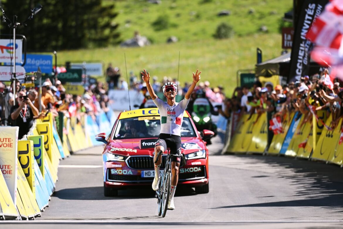 Isaac del Toro gana el Tour de Auvernia-Ródano-Alpes y recibe felicitaciones de Sheinbaum