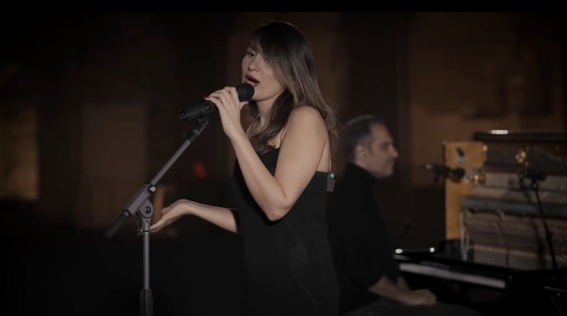 Condenan a 74 latigazos a cantante iraní por actuar sin velo en concierto transmitido por YouTube