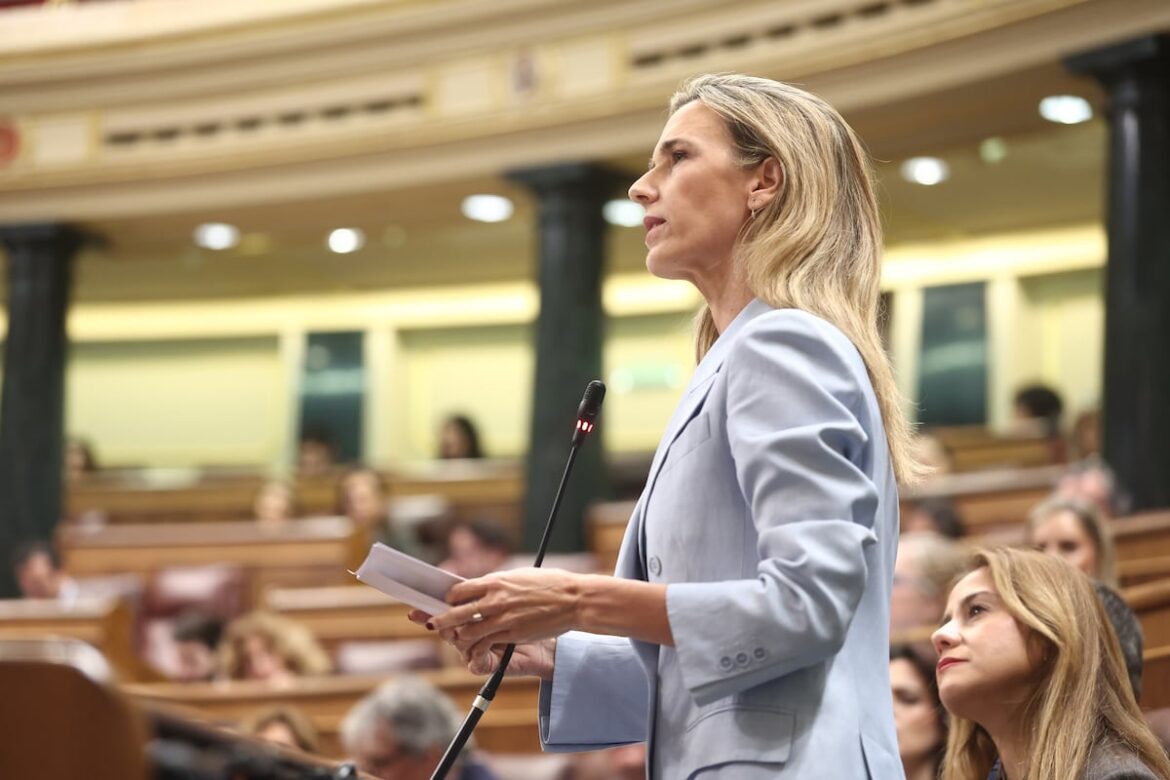 Diputada española critica a Sheinbaum por exigir perdón mientras hay fosas en Jalisco