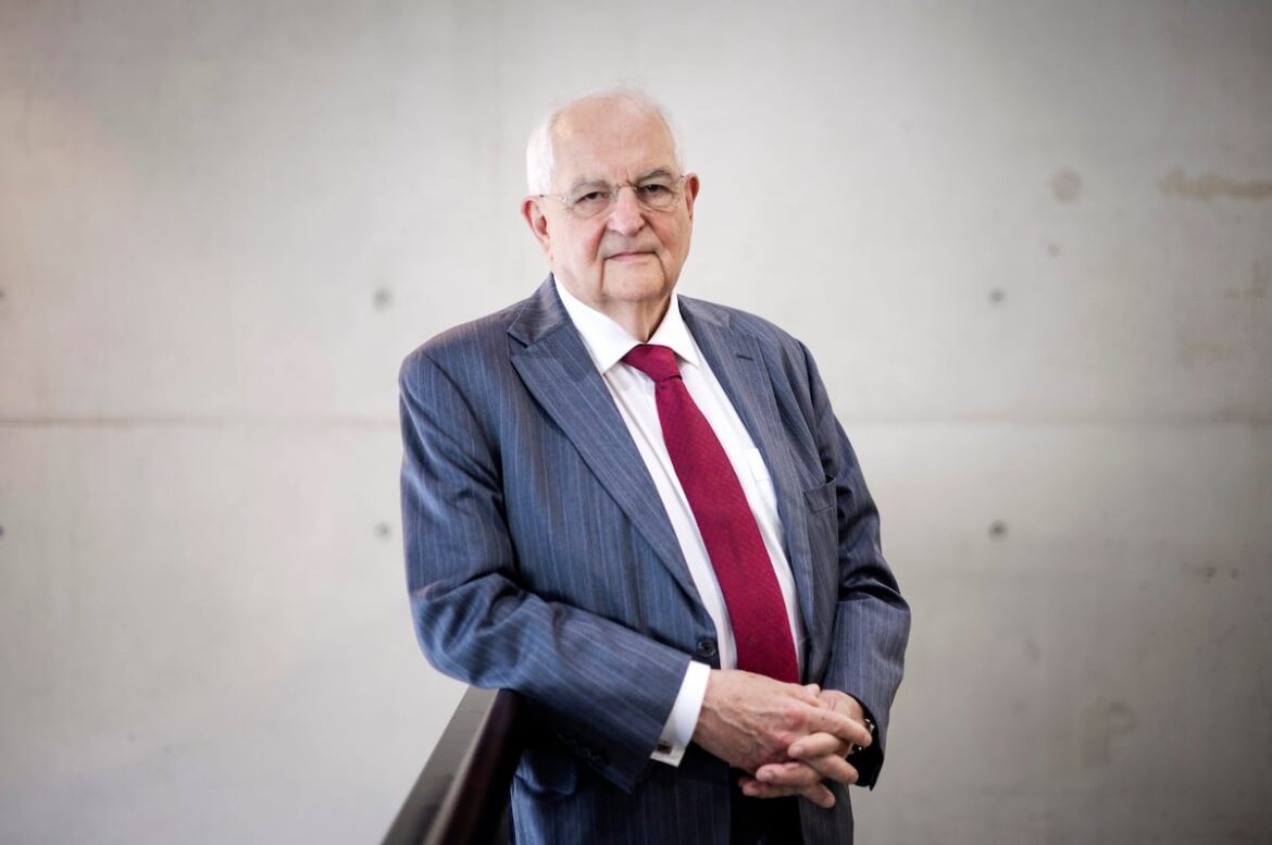 Martin Wolf advierte sobre el auge del populismo autoritario y la crisis del capitalismo democrático