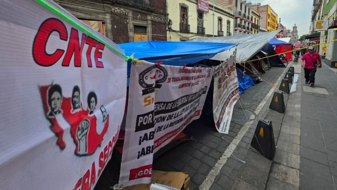 CNTE acuerda fortalecer huelga nacional y exige derogación de Ley del Issste
