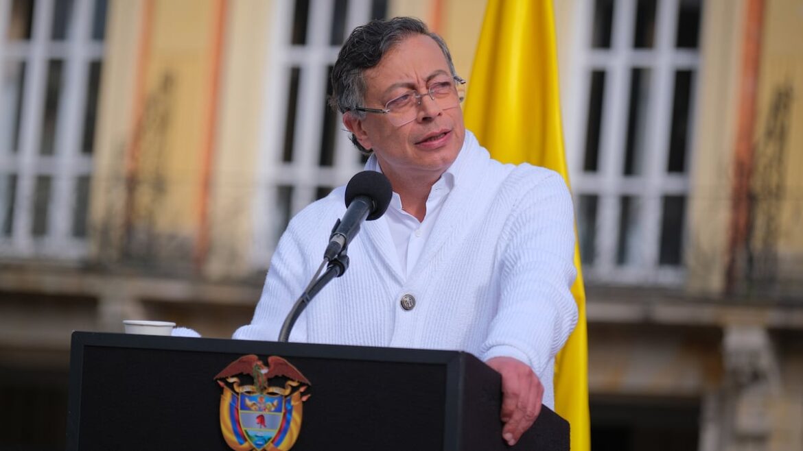 Derecha tradicional colombiana se une en apoyo a Abelardo de la Espriella para segunda vuelta