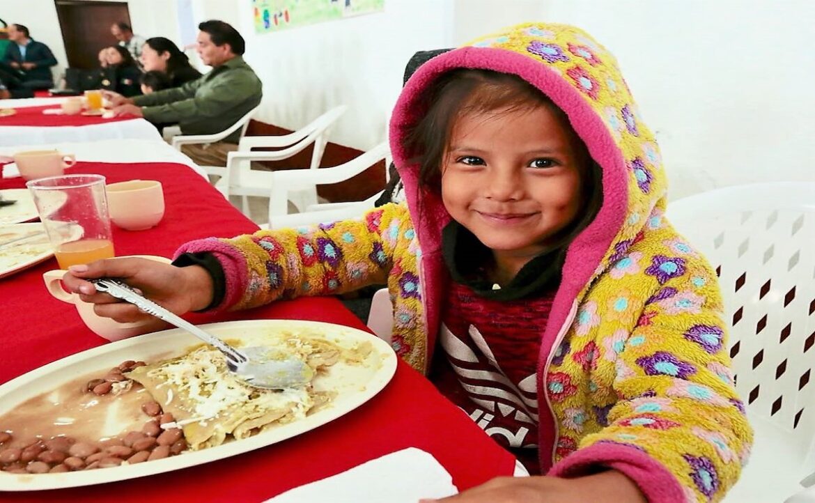 Localizan a niña sola dentro de un automóvil en la colonia San Ramón de Puebla