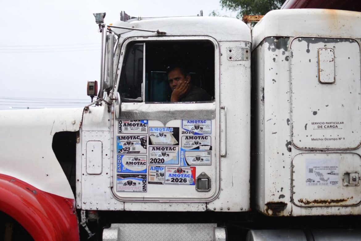 AMOTAC mantiene movilizaciones en carreteras pese a acuerdo con Segob para evitar bloqueos totales