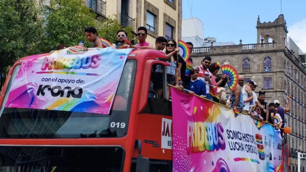 Desfile Pride 2026 llena de color el centro de Guadalajara