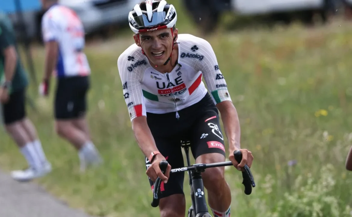 Isaac del Toro gana la séptima etapa del Tour Auvernia-Ródano-Alpes en el Grand Colombier
