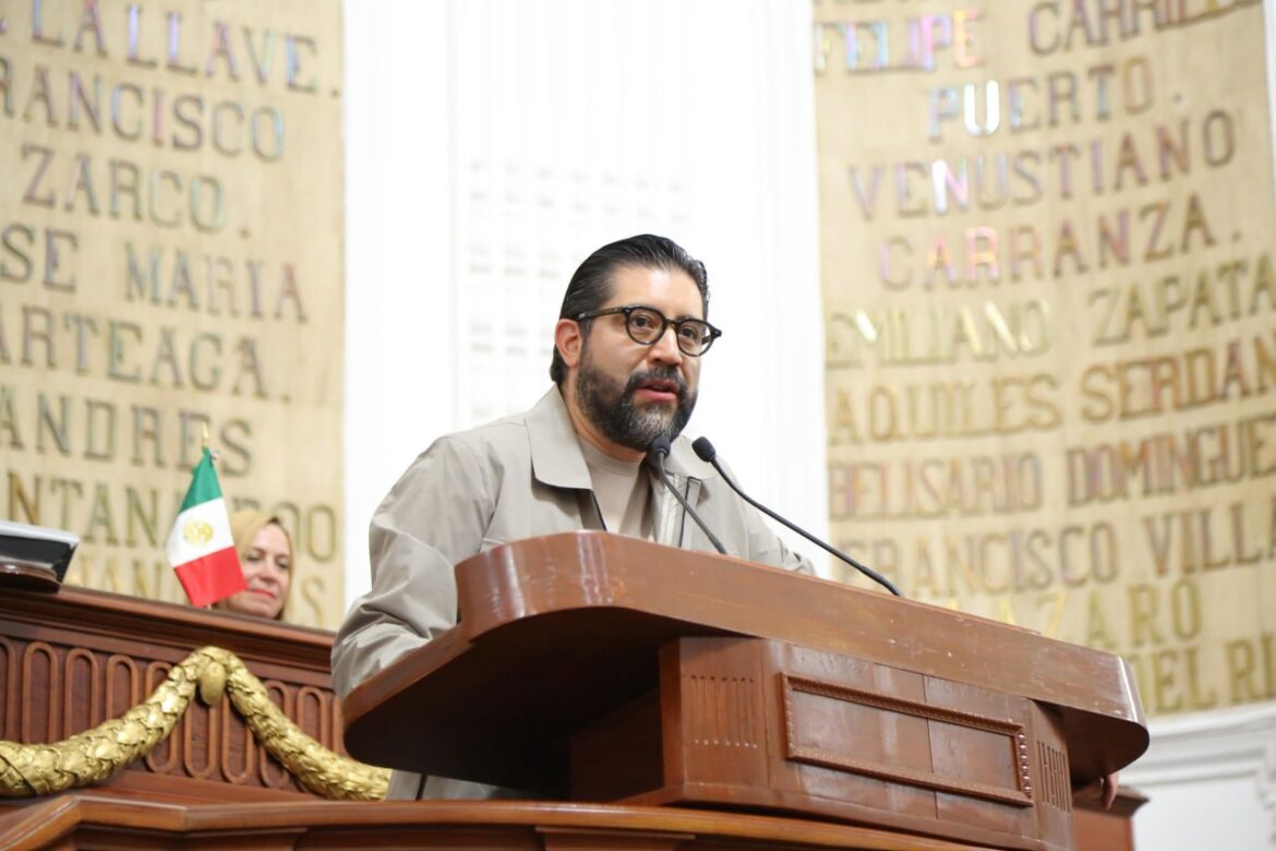 Presenta Royfid Torres iniciativa para ampliar licencia de paternidad en CDMX
