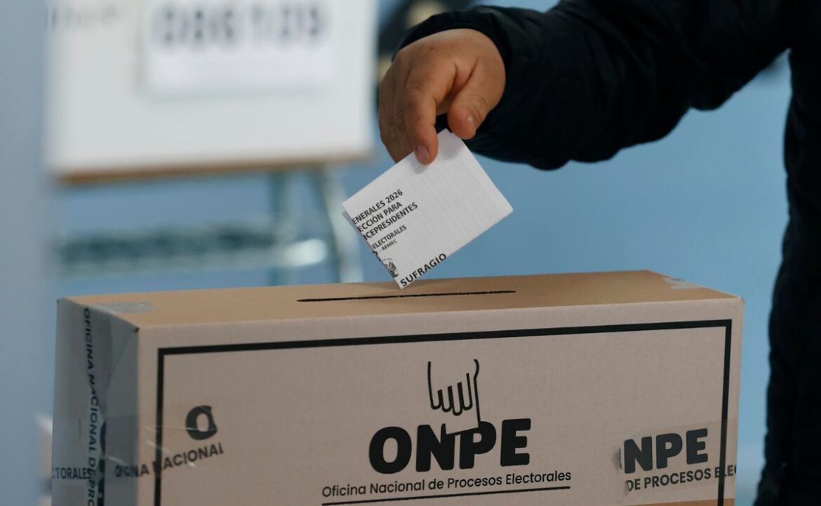 Empate técnico entre Sánchez y Fujimori en elecciones presidenciales de Perú