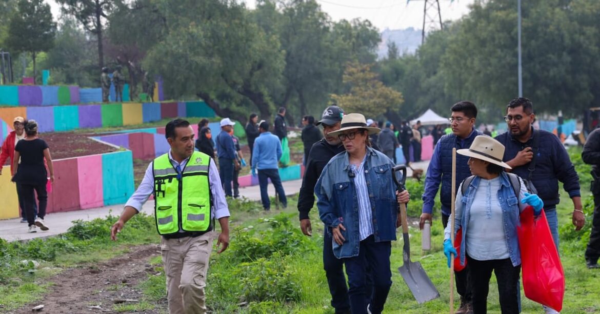 Rehabilita Azucena Cisneros parque y canchas en Ecatepec para el Mundial Social 2026