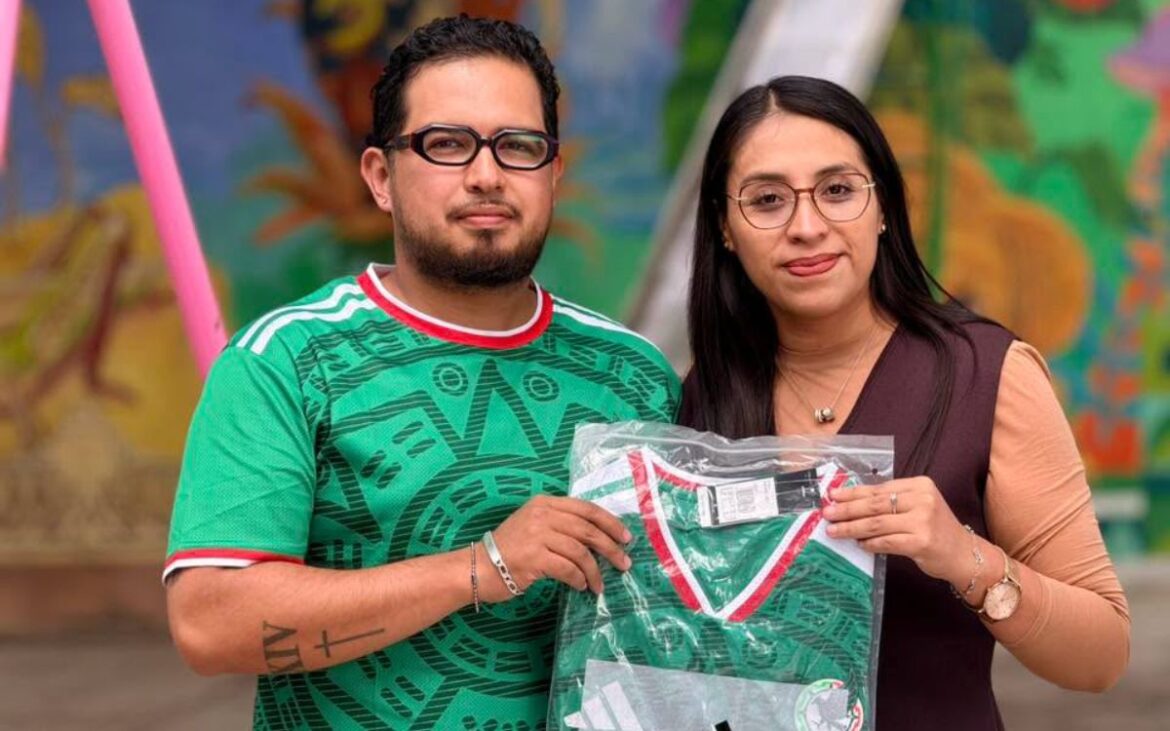 Alcaldesa de Tenancingo investigada por autosecuestro reaparece en actos públicos mientras define su situación jurídica