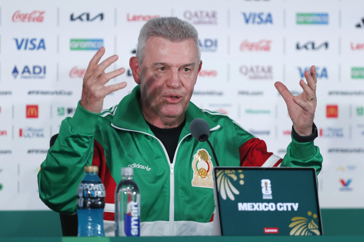 Javier Aguirre busca sustituto de César Montes para partido ante Corea del Sur