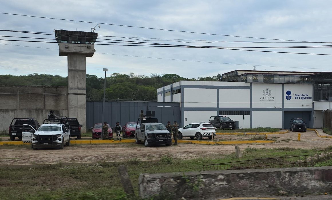 Realizan quinto operativo de seguridad en penal de Puerto Vallarta tras fuga de febrero