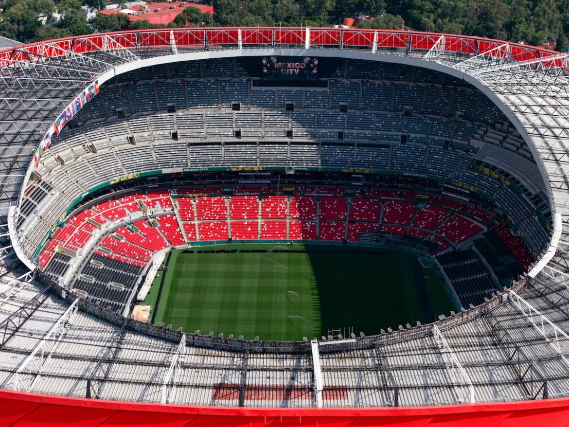 Juez limita acceso de palcohabientes al Estadio Azteca durante el Mundial a favor de FIFA y Grupo Ollamani