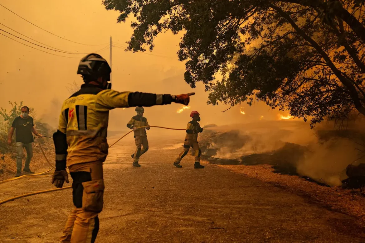 Incendios en Madrid, Ávila y Toledo obligan a evacuar o confinar a 90.000 personas