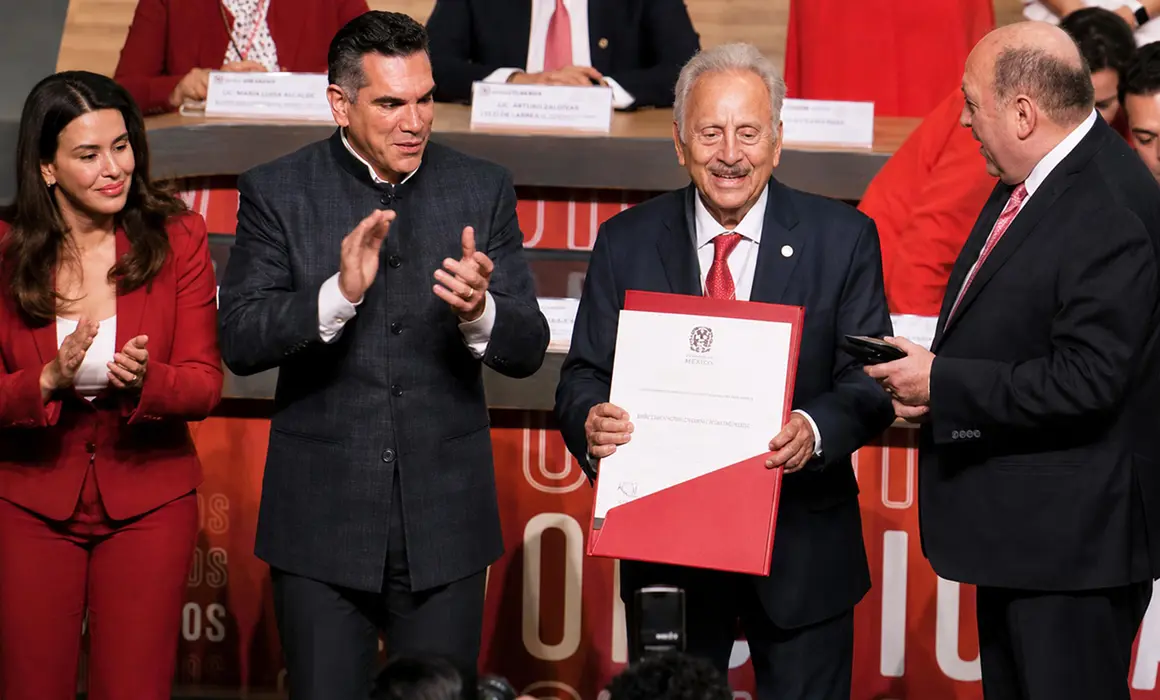 Augusto Gómez Villanueva propone frente patriótico y advierte sobre destrucción institucional