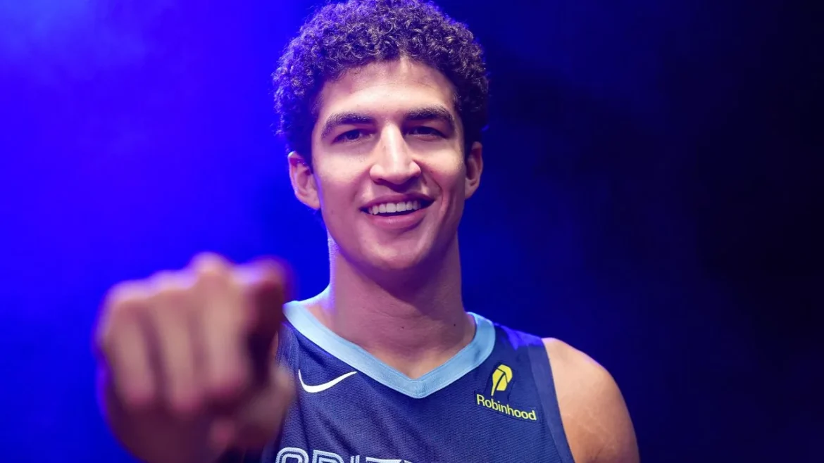 Estrenan documental ‘Karim: De la H’ sobre el camino del baloncestista sonorense a la NBA