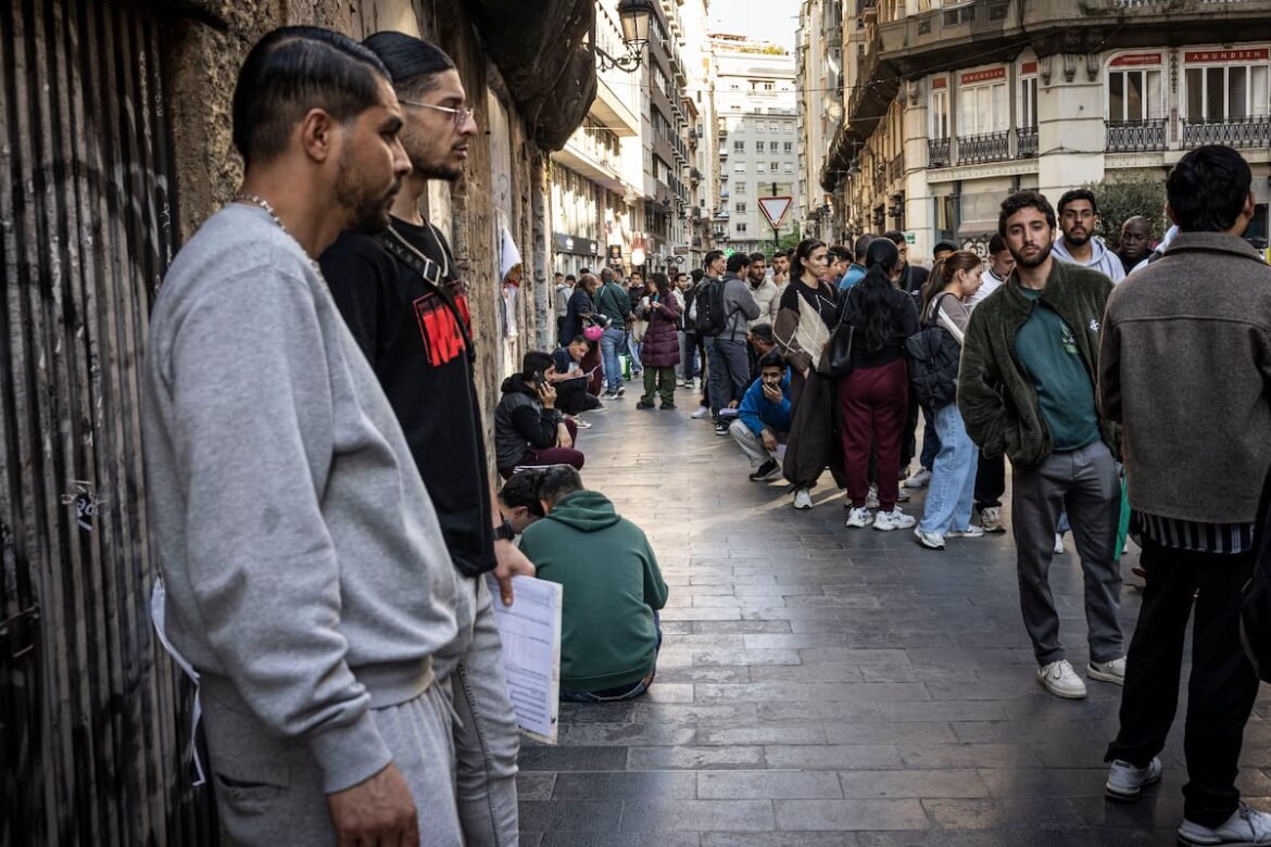 España concluye histórico proceso de regularización con más de 1.17 millones de solicitantes