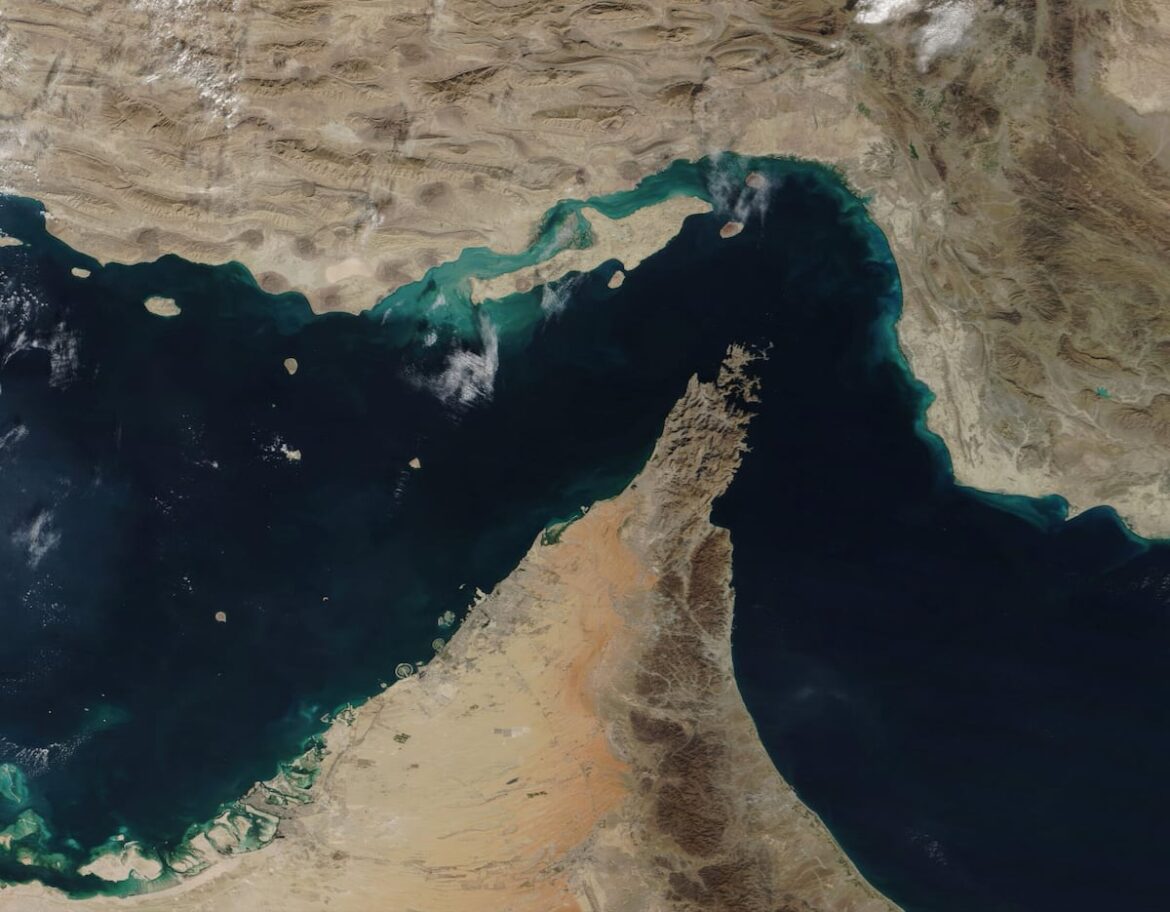 Estados Unidos lanza nueva ronda de bombardeos contra Irán tras ataque a carguero en Ormuz