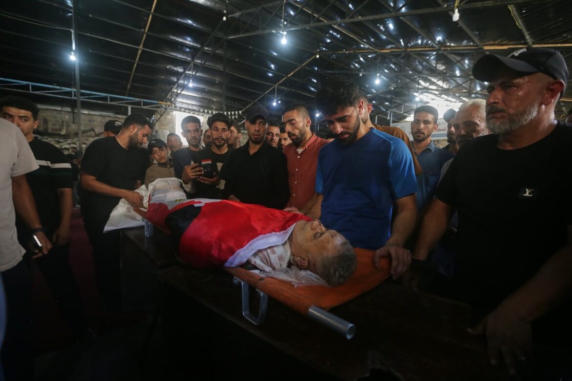 Israel mata a trabajador humanitario y a cuatro civiles más en bombardeo en Gaza
